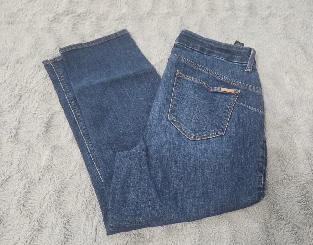 Chicos's SO Lifting Crop Jeans Womans Size .5 US Size 6